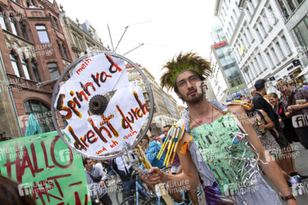 Demoparade gegen Fashion Terror und für Faire Mode und Trashion, Berlin