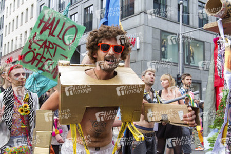 Demoparade gegen Fashion Terror und für Faire Mode und Trashion, Berlin
