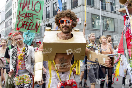 Demoparade gegen Fashion Terror und für Faire Mode und Trashion, Berlin