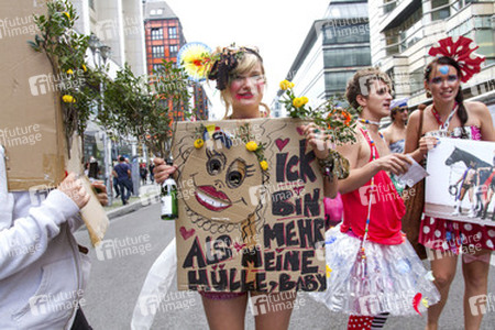Demoparade gegen Fashion Terror und für Faire Mode und Trashion, Berlin