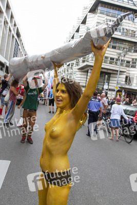 Demoparade gegen Fashion Terror und für Faire Mode und Trashion, Berlin