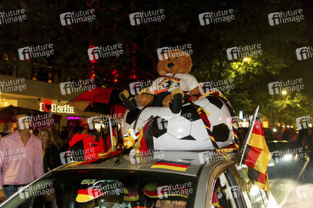 Autocorso nach dem Sieg im Finalspiel Deutschland gegen Argentinien, Berlin