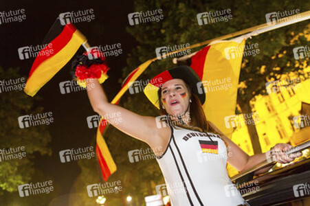 Autocorso nach dem Sieg im Finalspiel Deutschland gegen Argentinien, Berlin
