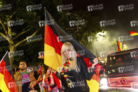 Autocorso nach dem Sieg im Finalspiel Deutschland gegen Argentinien, Berlin