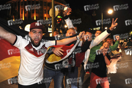 Autocorso nach dem Sieg im Finalspiel Deutschland gegen Argentinien, Berlin