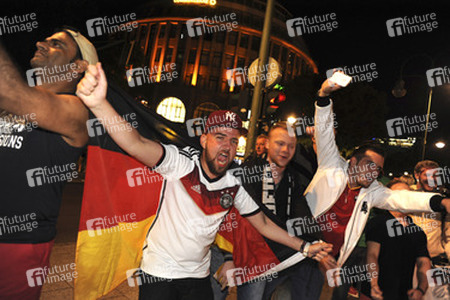 Autocorso nach dem Sieg im Finalspiel Deutschland gegen Argentinien, Berlin