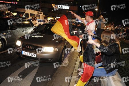 Autocorso nach dem Sieg im Finalspiel Deutschland gegen Argentinien, Berlin