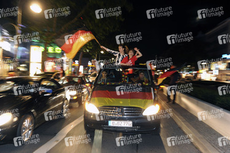 Autocorso nach dem Sieg im Finalspiel Deutschland gegen Argentinien, Berlin