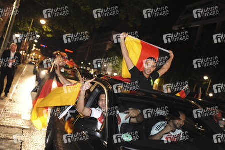 Autocorso nach dem Sieg im Finalspiel Deutschland gegen Argentinien, Berlin