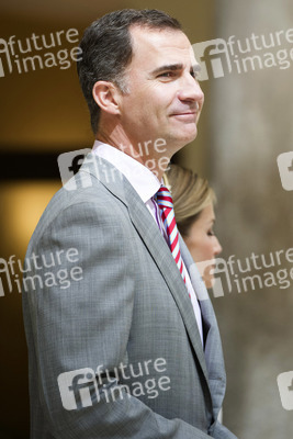 Spanish Royals Receive 'Ruta Quetzal BBVA 2014' Youth Group, Madrid