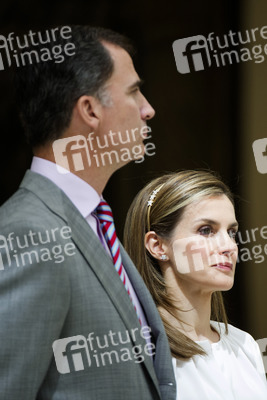 Spanish Royals Receive 'Ruta Quetzal BBVA 2014' Youth Group, Madrid