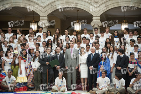 Spanish Royals Receive 'Ruta Quetzal BBVA 2014' Youth Group, Madrid