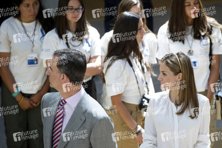 Spanish Royals Receive 'Ruta Quetzal BBVA 2014' Youth Group, Madrid