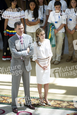 Spanish Royals Receive 'Ruta Quetzal BBVA 2014' Youth Group, Madrid
