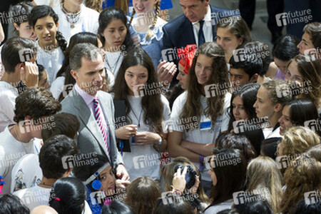Spanish Royals Receive 'Ruta Quetzal BBVA 2014' Youth Group, Madrid