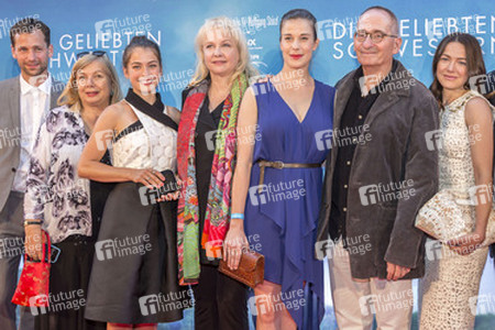'Die geliebten Schwestern' Premiere, Weimar