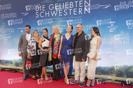 'Die geliebten Schwestern' Premiere, Weimar
