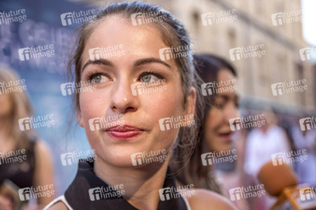'Die geliebten Schwestern' Premiere, Weimar