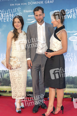 'Die geliebten Schwestern' Premiere, Weimar