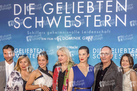 'Die geliebten Schwestern' Premiere, Weimar