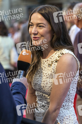'Die geliebten Schwestern' Premiere, Weimar
