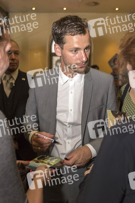 'Die geliebten Schwestern' Premiere, Weimar