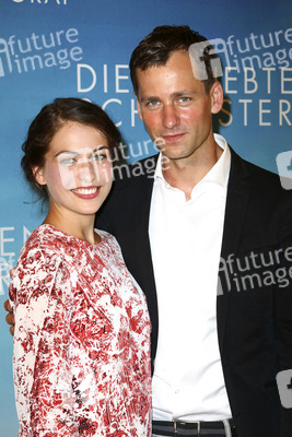 'Die geliebten Schwestern' Premiere, Essen