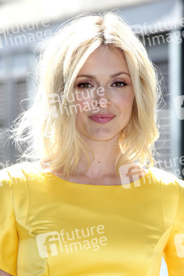 Fearne Cotton präsentiert ihre Fashion Collection Herbst/Winter 2014, London