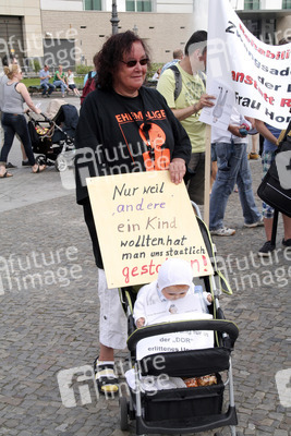 Protest der in der DDR Zwangsadoptierten, Berlin