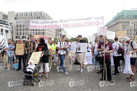 Protest der in der DDR Zwangsadoptierten, Berlin