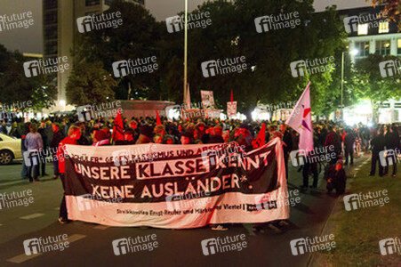 Demonstration am Kreuzberger Oranienplatz, Berlin