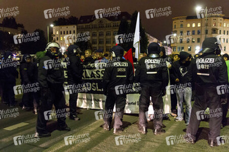 Demonstration am Kreuzberger Oranienplatz, Berlin