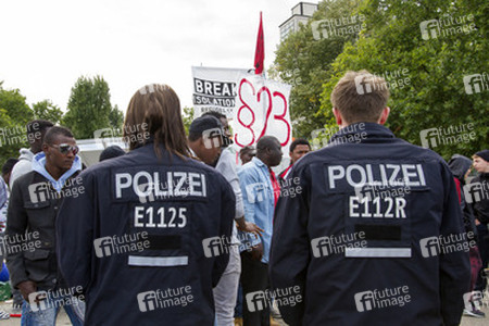Flüchtlinge protestieren am Kreuzberger Oranienplatz, Berlin