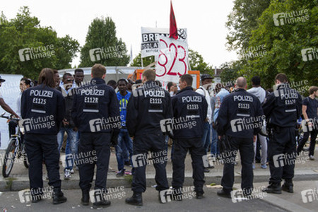 Flüchtlinge protestieren am Kreuzberger Oranienplatz, Berlin