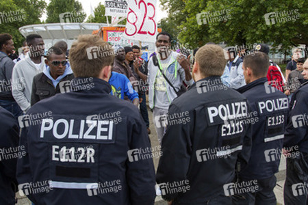 Flüchtlinge protestieren am Kreuzberger Oranienplatz, Berlin