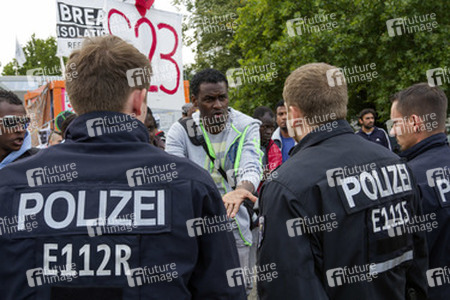 Flüchtlinge protestieren am Kreuzberger Oranienplatz, Berlin