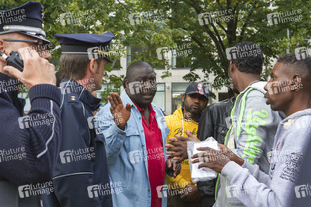 Flüchtlinge protestieren am Kreuzberger Oranienplatz, Berlin