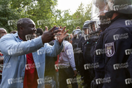 Flüchtlinge protestieren am Kreuzberger Oranienplatz, Berlin