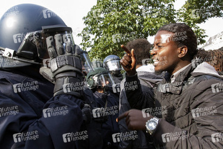 Flüchtlinge protestieren am Kreuzberger Oranienplatz, Berlin