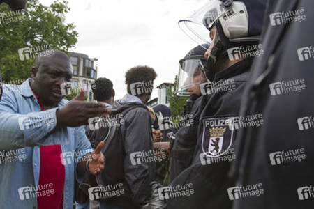 Flüchtlinge protestieren am Kreuzberger Oranienplatz, Berlin
