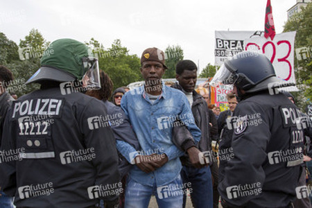 Flüchtlinge protestieren am Kreuzberger Oranienplatz, Berlin