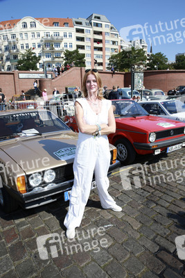 Start der 7. Hamburg-Berlin-Klassik Oldie-Rallye, Hamburg