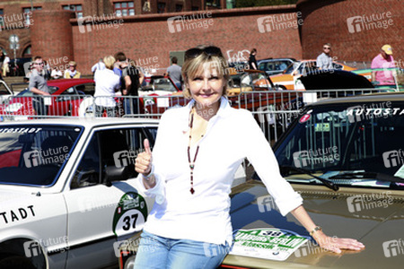 Start der 7. Hamburg-Berlin-Klassik Oldie-Rallye, Hamburg