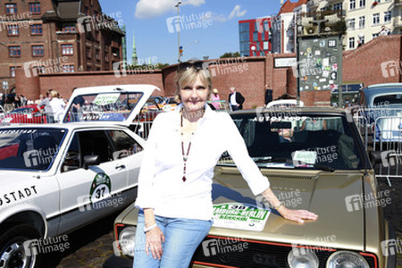 Start der 7. Hamburg-Berlin-Klassik Oldie-Rallye, Hamburg