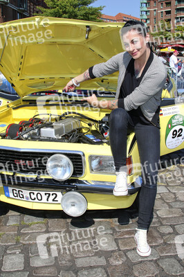 Start der 7. Hamburg-Berlin-Klassik Oldie-Rallye, Hamburg