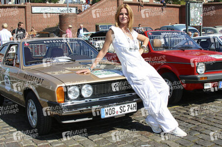 Start der 7. Hamburg-Berlin-Klassik Oldie-Rallye, Hamburg