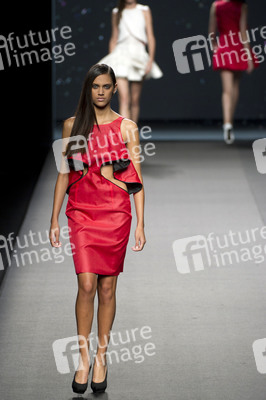 Amaya Arzuaga Fashion Show, Fashion Week Madrid