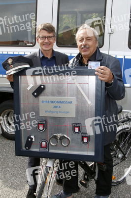 Verleihung der Auszeichnung 'Ehrenkommissar der Hamburger Polizei', Hamburg