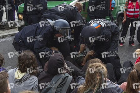 Gegendemonstration zum 'Marsch für das Leben', Berlin