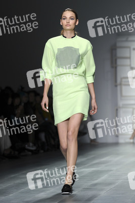 J.JS Lee Fashion Show, London Fashion Week
